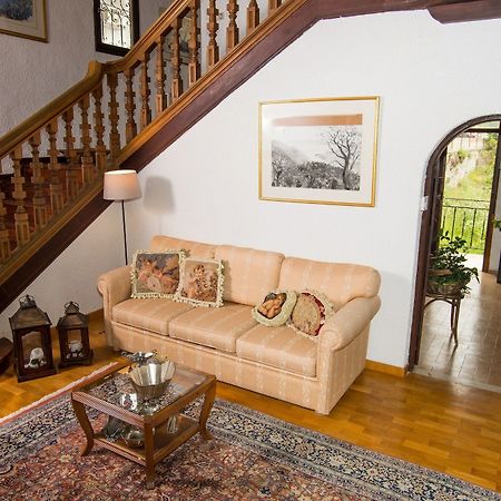 Historic Villa デルポイ エクステリア 写真